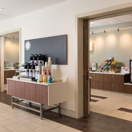 Holiday Inn Express Visalia-Sequoia Gateway Area By Ihg Exterior photo