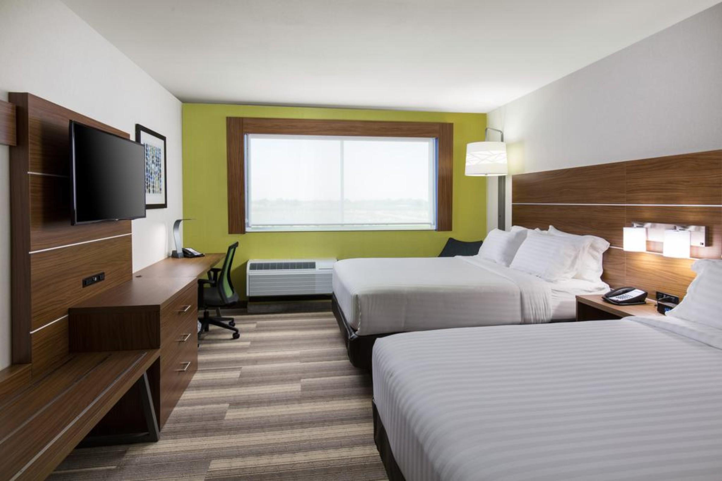 Holiday Inn Express Visalia-Sequoia Gateway Area By Ihg Exterior photo