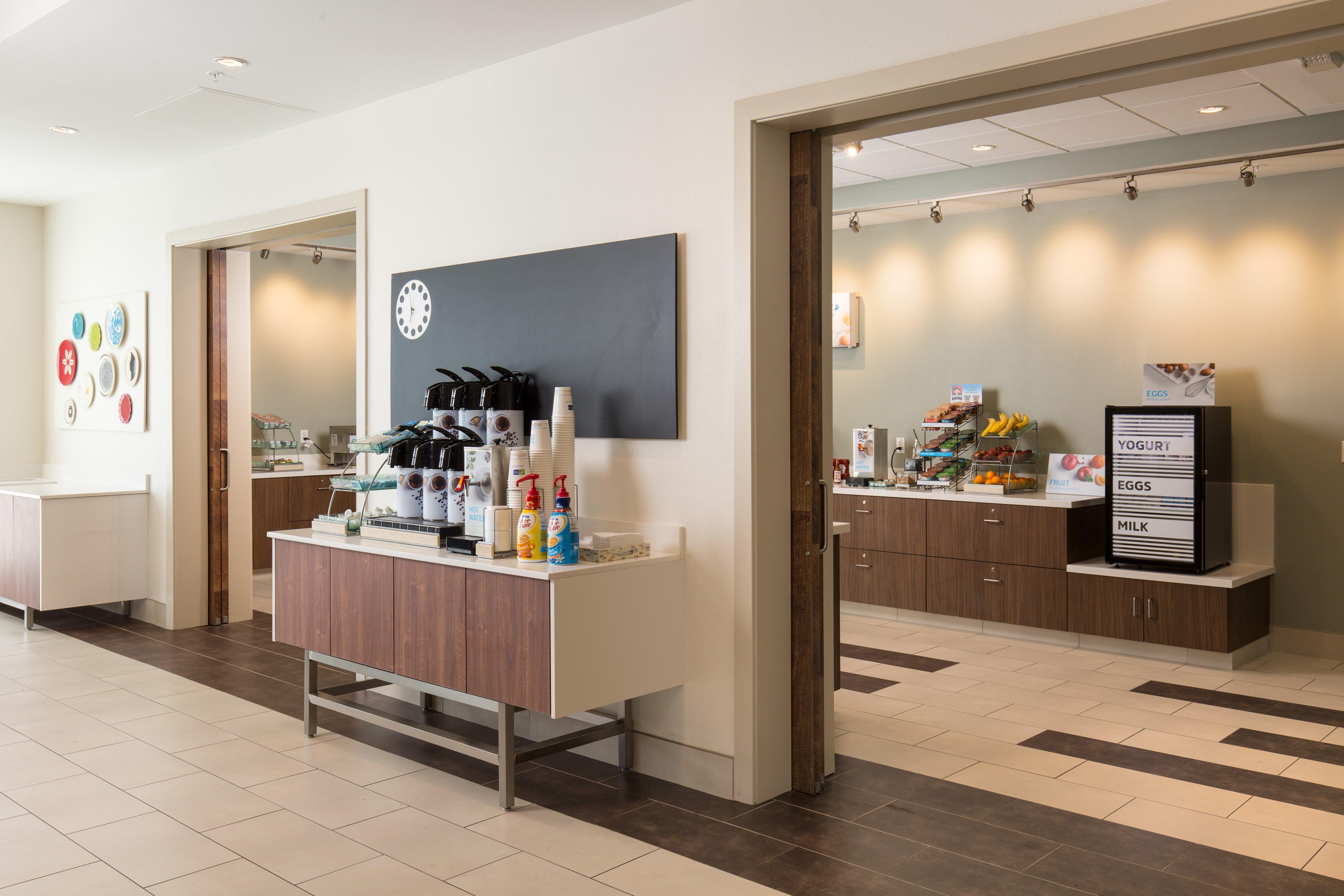 Holiday Inn Express Visalia-Sequoia Gateway Area By Ihg Exterior photo