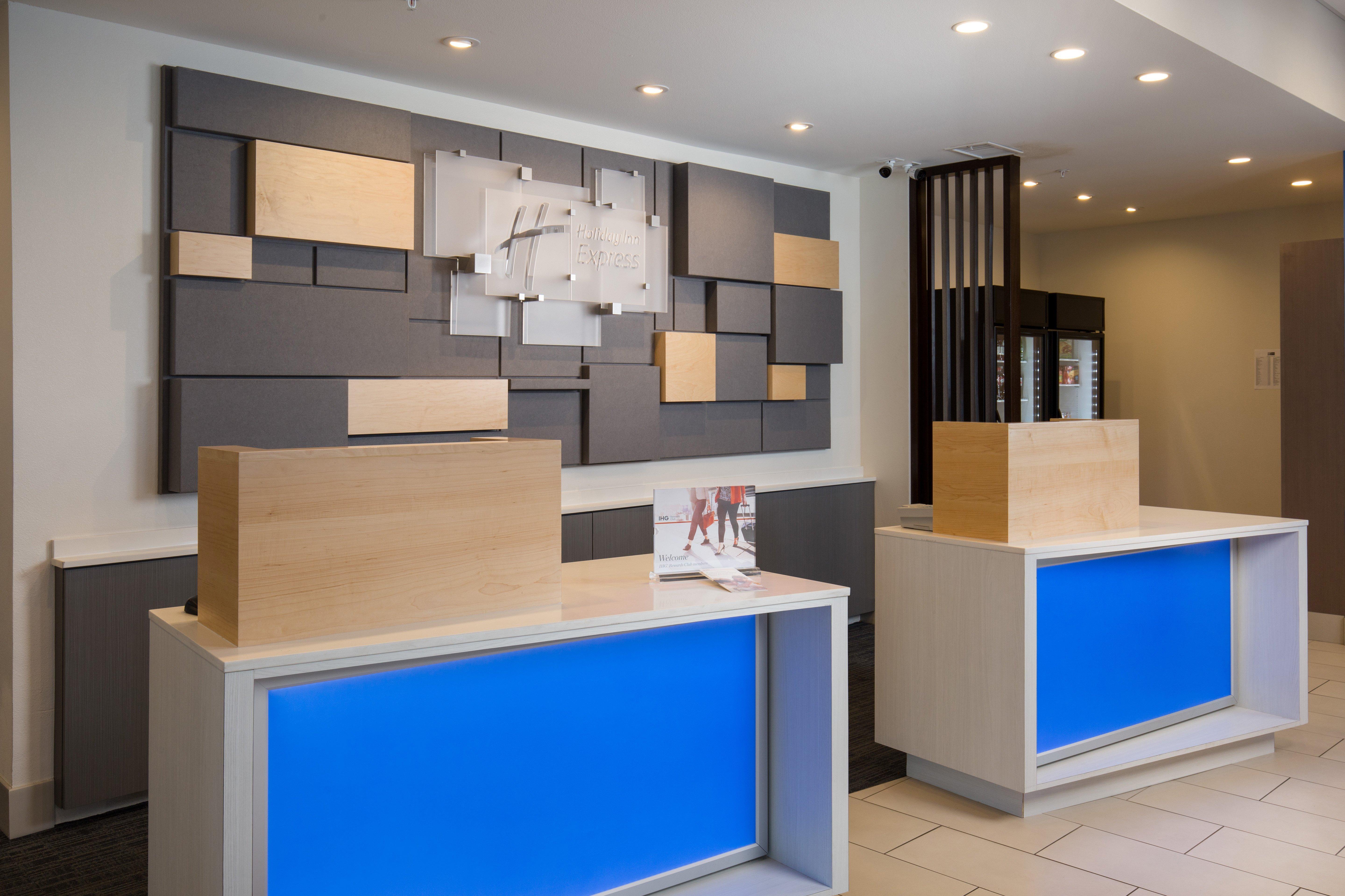 Holiday Inn Express Visalia-Sequoia Gateway Area By Ihg Exterior photo