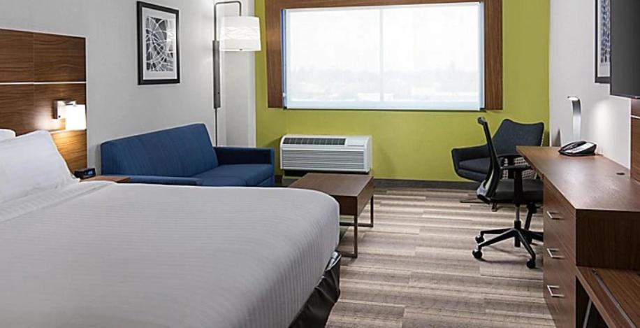 Holiday Inn Express Visalia-Sequoia Gateway Area By Ihg Exterior photo